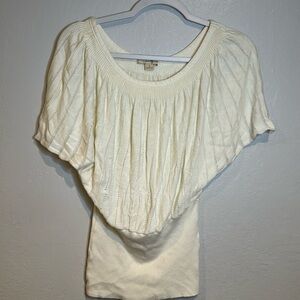 Women’s white top
